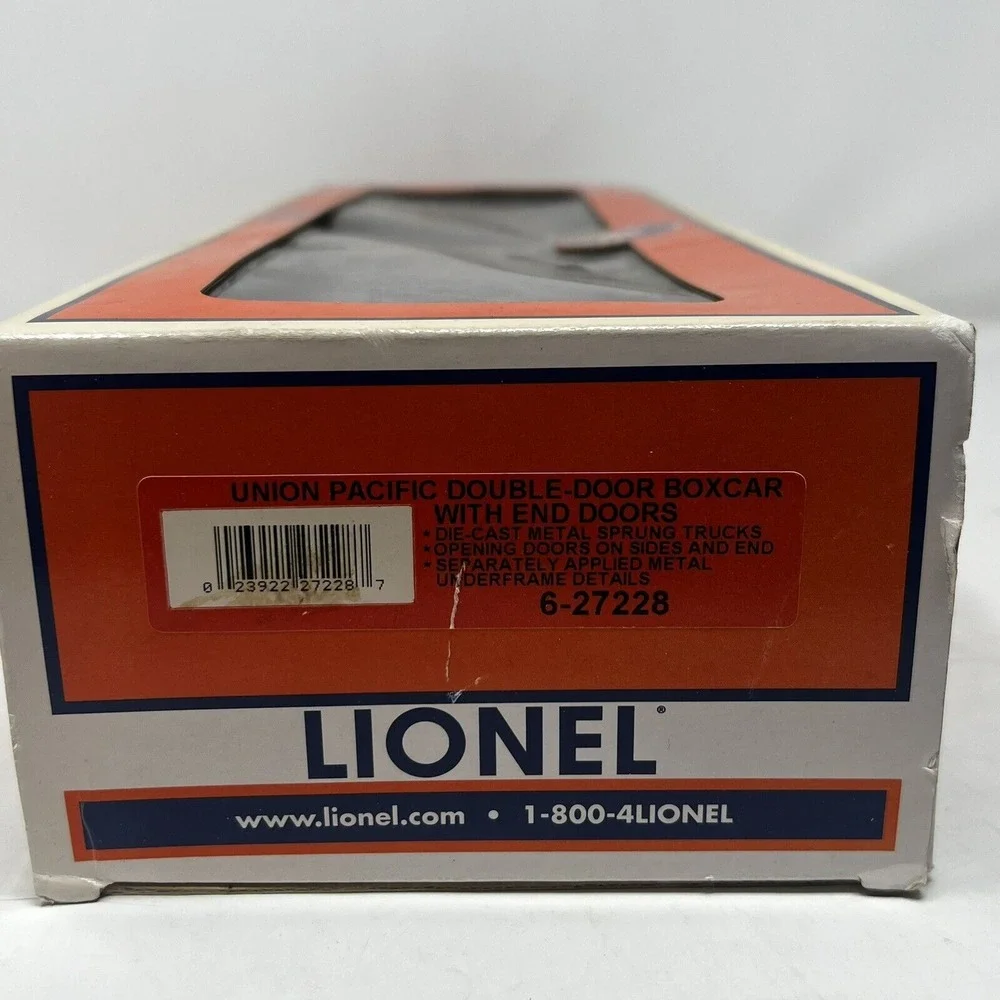 Lionel Union Pacific Double Door Box Car with End Doors #6-27228
